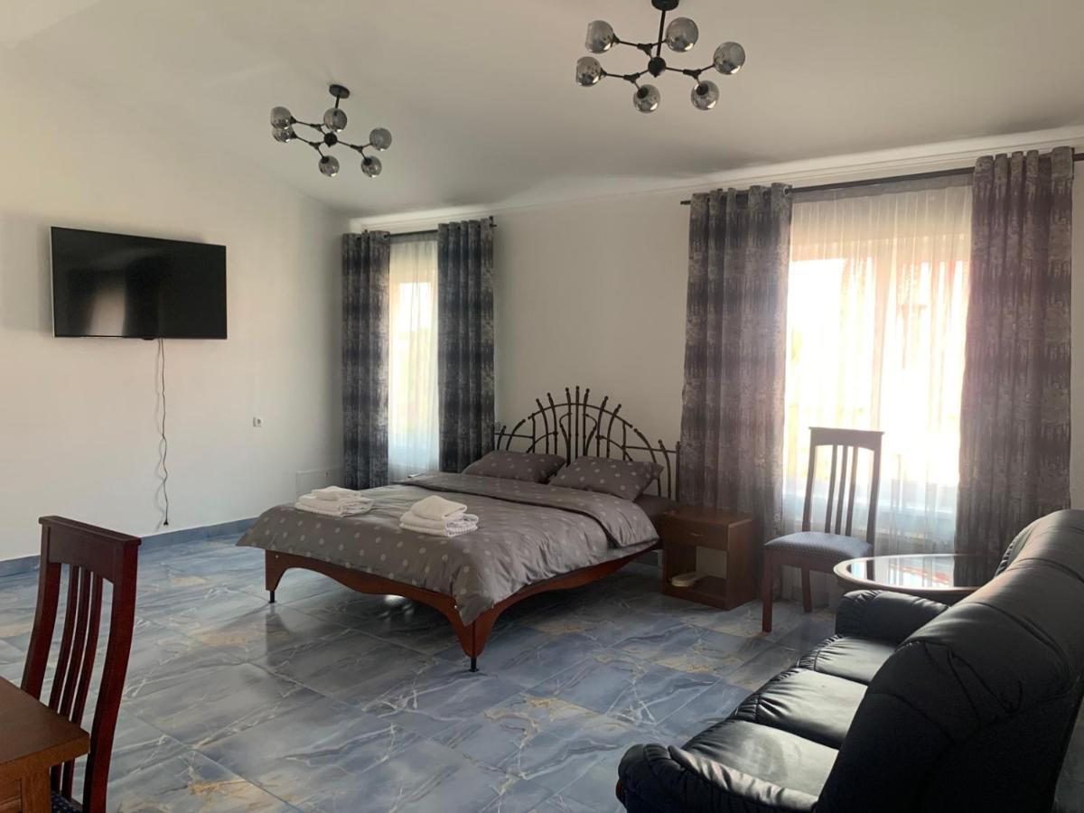 Zig Zag Hotel Kamjanyi Potoki Kültér fotó